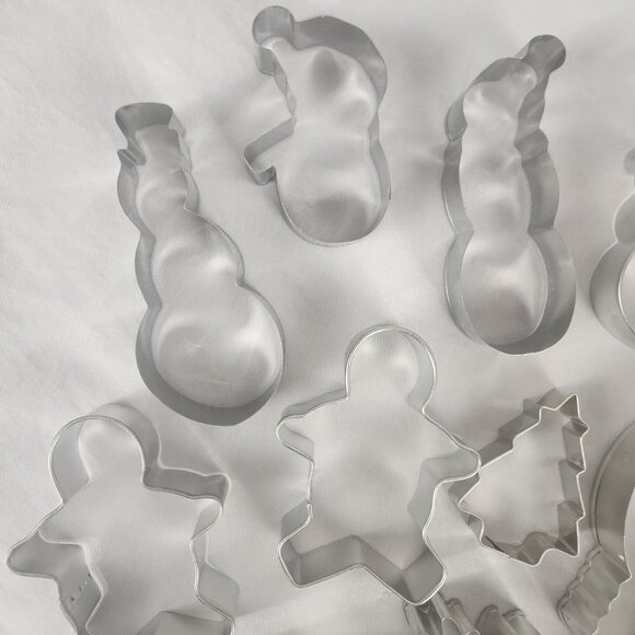 Lot 15 Metal Christmas Cookie Cutters Snowman Ugly Sweater Snowflake Tree Men - Picture 2 of 6